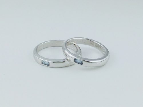 マリッジリング　A様 素材：Pt900,サンタマリアアクアマリン サンタマリアアクアマリンは一般的なアクアマリンよりも深みのある濃い色味とても珍しい貴重な石です。 このようなマリッジリングはなかなか見かけるものではないですね。オーダーメイドならではだと思います。 オーダーメイド 大阪府のお客様