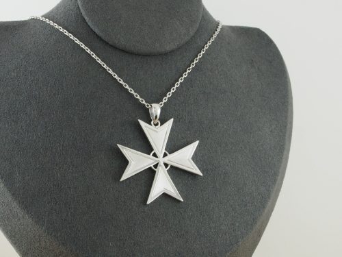 マルタ十字のペンダント 素材：シルバー マルタ島でお買い求めになられたペンダントと 同じデザイン、大きさで石は留めずに制作しました。 オーダーメイド 奈良県のお客様