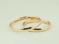 シンプルな甲丸のマリッジリング 素材：K18ピンクゴールド 地金を叩いて伸ばして制作した とてもシンプルなマリッジリングです。 ピンクゴールドは硬い！ 大阪府のお客様