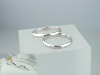 マリッジリング　K様 素材：Pt900,ダイヤモンド 甲丸のシンプルなプラチナマリッジリングです。 Simple is best! 裏側にはご希望の文字を刻印しています。 兵庫県のお客様