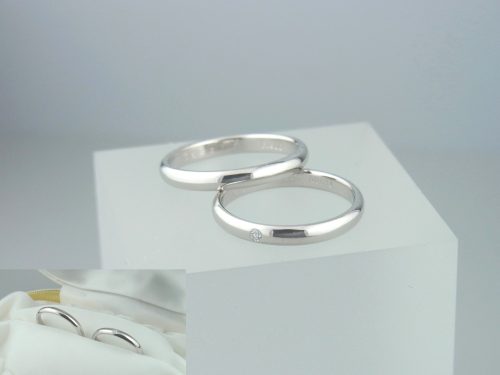 マリッジリング　K様 素材：Pt900,ダイヤモンド 甲丸のシンプルなプラチナマリッジリングです。 Simple is best! 裏側にはご希望の文字を刻印しています。 兵庫県のお客様