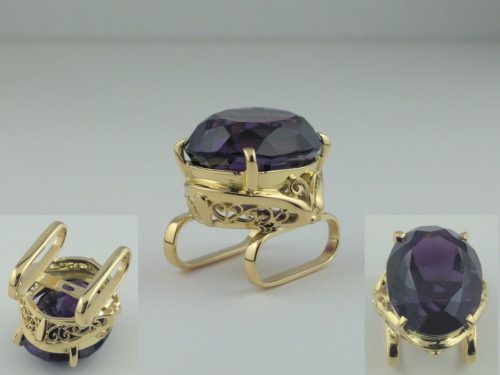 アメシストの帯留め 素材：K18,アメシスト お預かりした指輪のウデ部分を切り落とし、石枠のデザインはそのままで 帯留めに加工しました。 大阪府のお客様