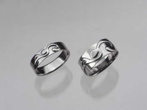 音符のペアリング　K様 素材：Silver お客様がデザインされた音符のイラストをもとに制作しました。 指輪の幅は音符に合わせています。 変色防止の為のロジウムコーティングを施しました。 大阪府のお客様