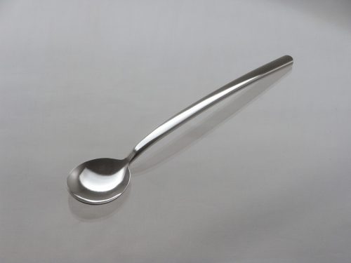 銀のスプーン 素材：Silver 誕生祝に制作させていただきました。 地金からの鍛造作りです。 裏側には刻印を入れてます。 大阪府のお客様